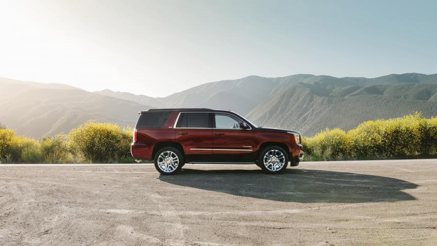  GMC Yukon SLT Premium Edition 2016 года  (фото 2 из 4)